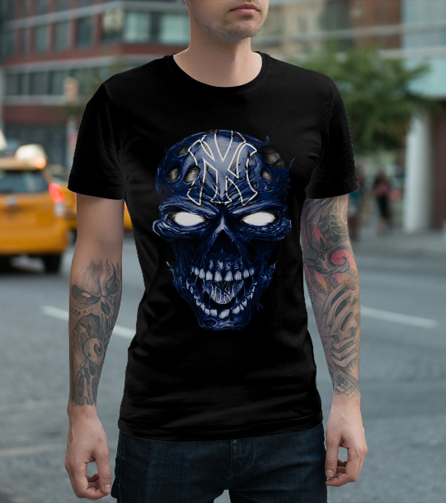 Skull New York Yankees Emblem with Grinning T-Shirt