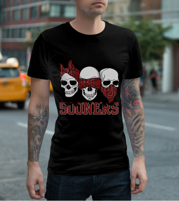 Sooners Three Skulls Bandanas T-Shirt