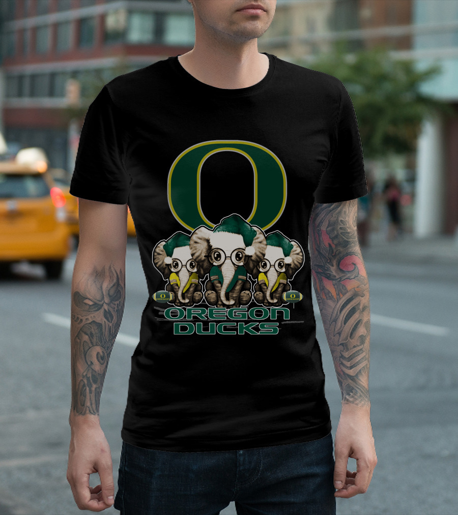 Oregon Ducks Elephant Trio Christmas T-Shirt