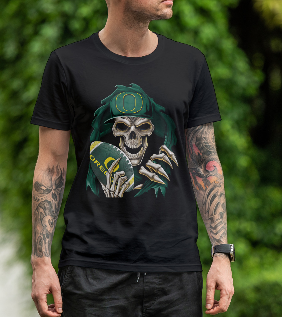 Skullbong Oregon Ducks Skeleton Holding Football T-Shirt