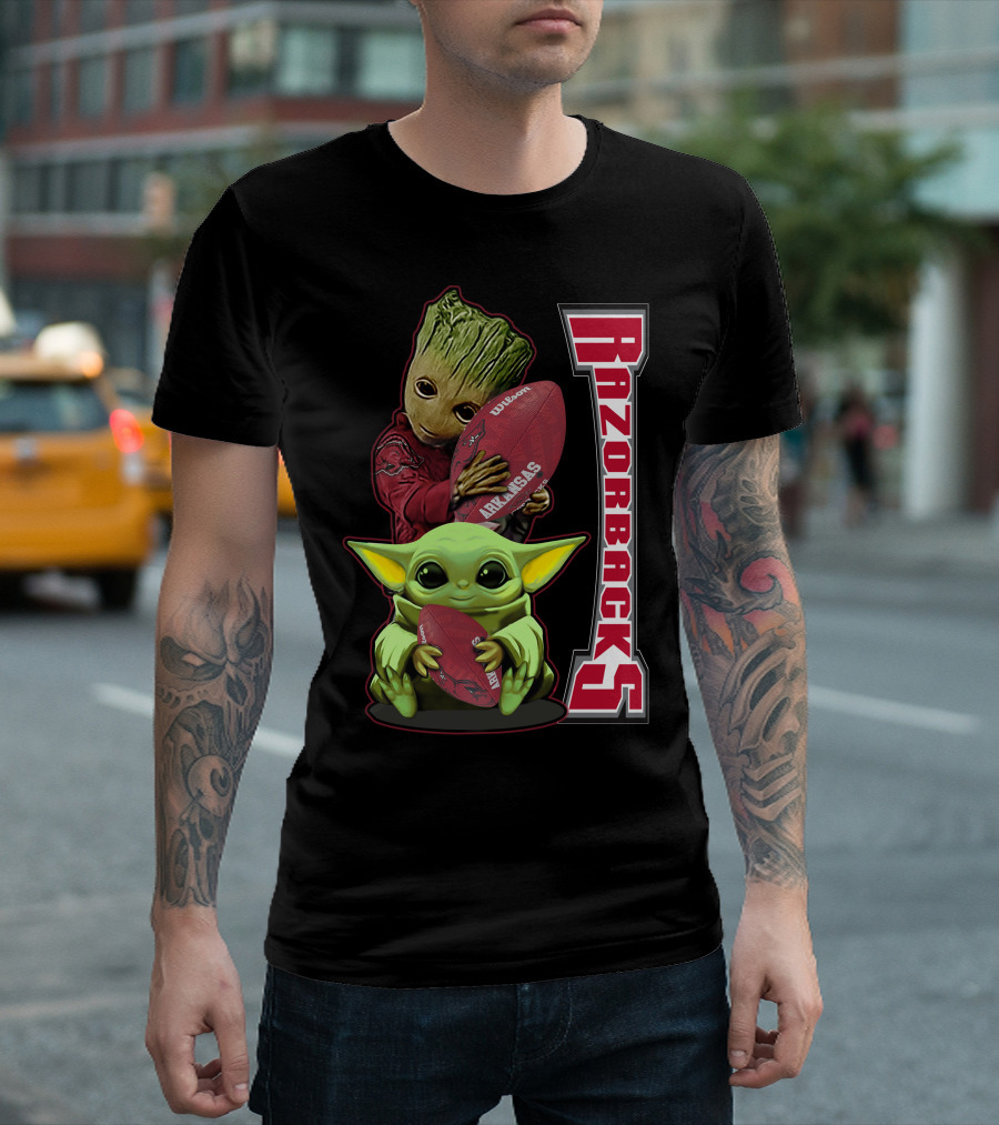 Grzd Arkansas Razorbacks Groot And Baby Yoda Football Fans T-Shirt