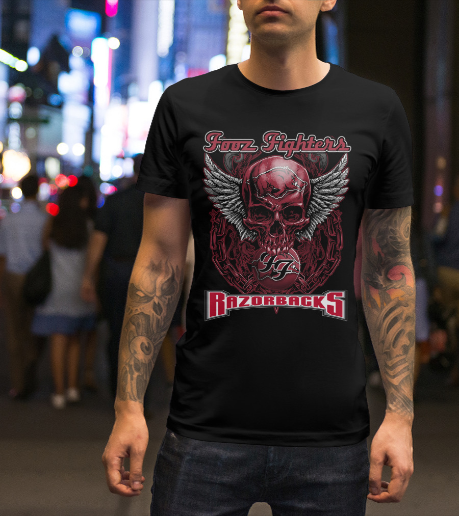 Fooz Fighters Arkansas Razorbacks Skull With Wings And Chains T-Shirt