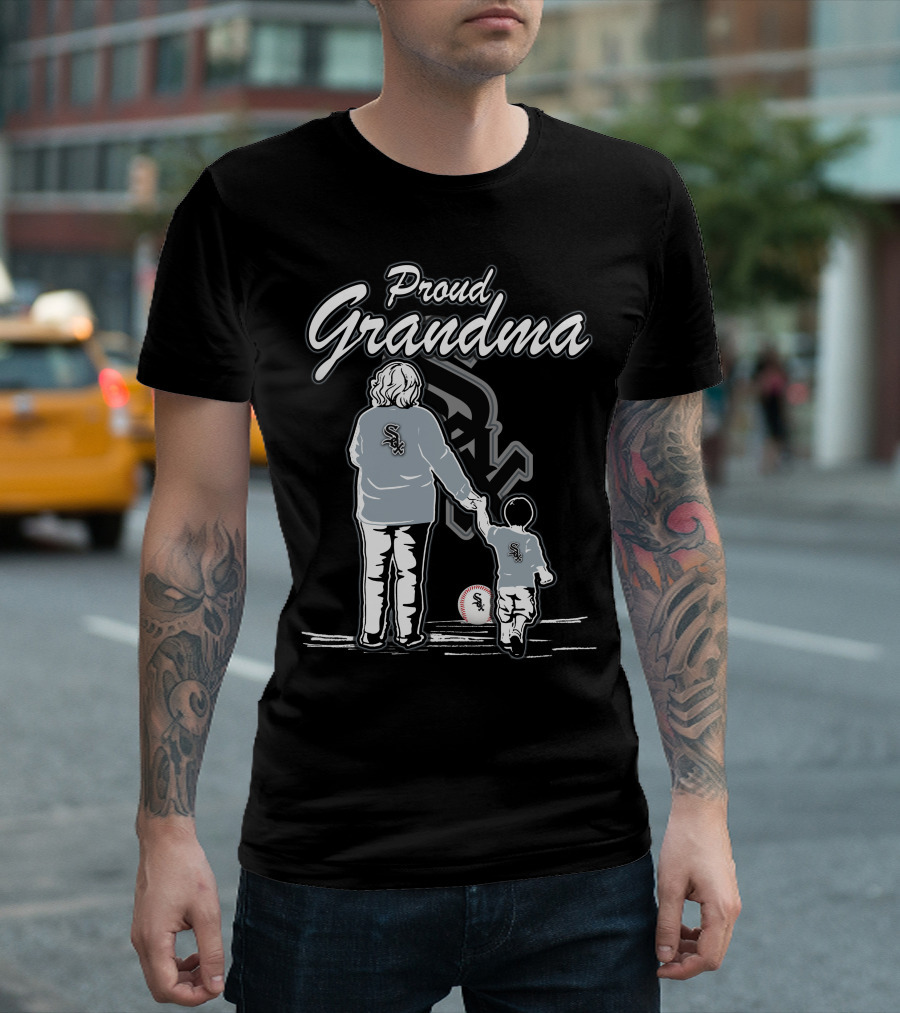 Proud Grandma Chicago White Sox T-Shirt