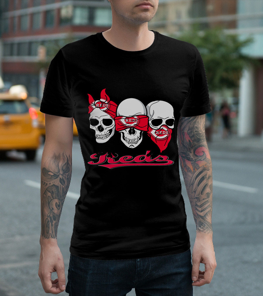 3 Skull Reds Bandana Cincinnati T-Shirt