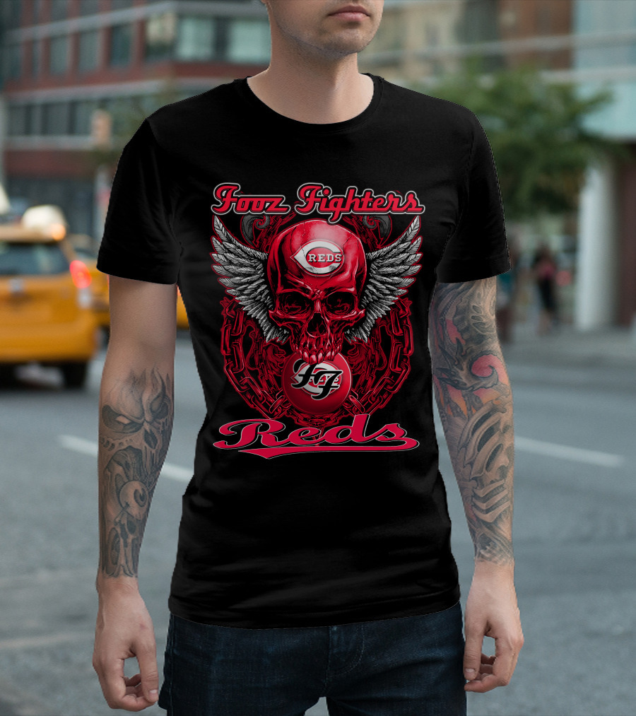 Fooz Fighters Reds Skull With Wings And Chains T-Shirt