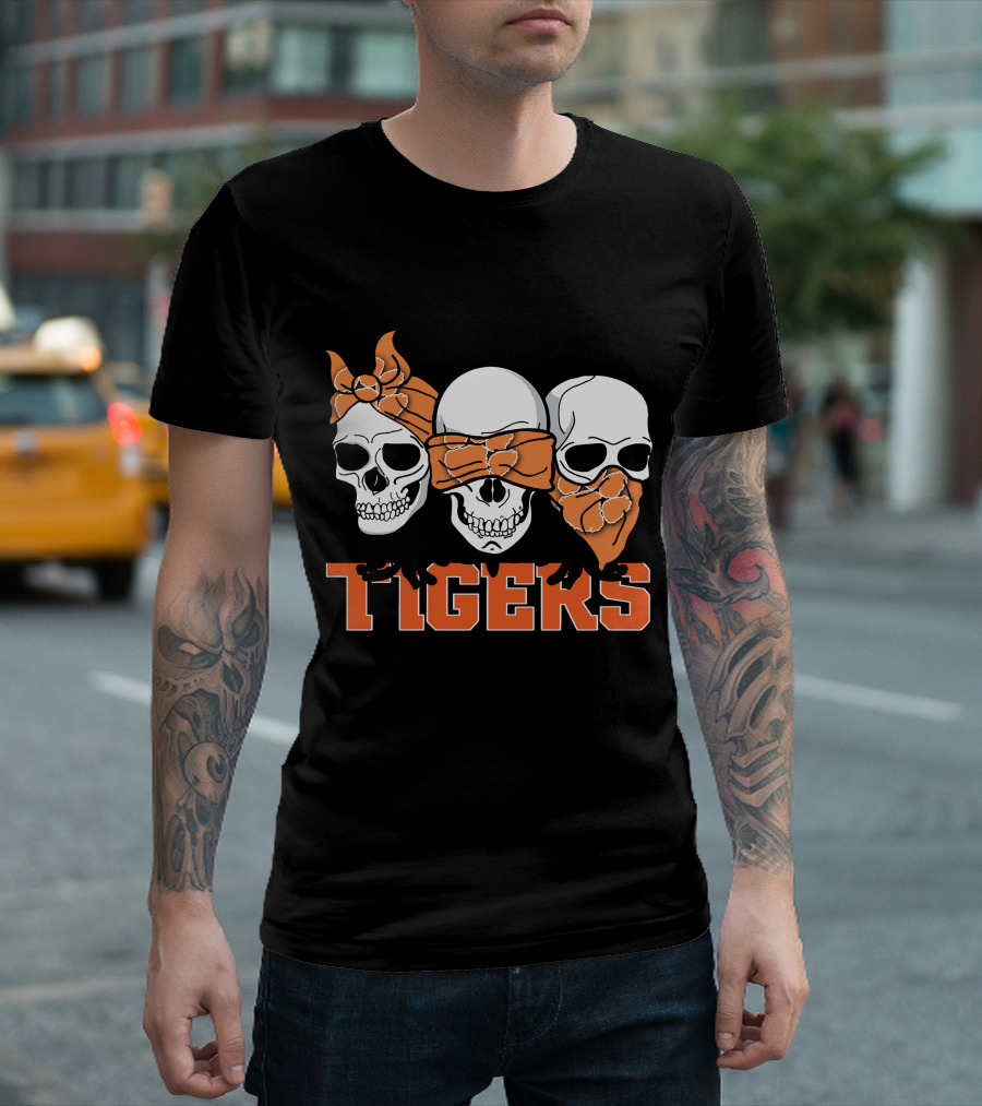 3 Skull Tigers Orange Bandanas T-Shirt