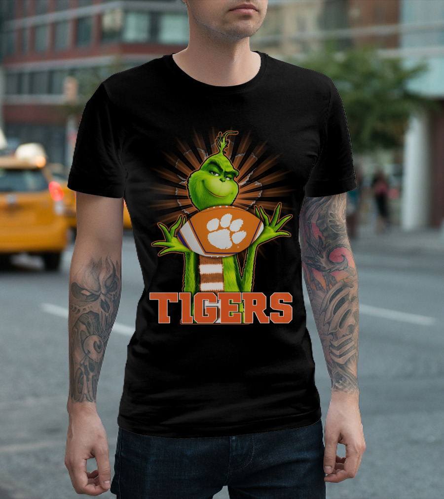 Grinch Holding Clemson Tigers Football T-Shirt