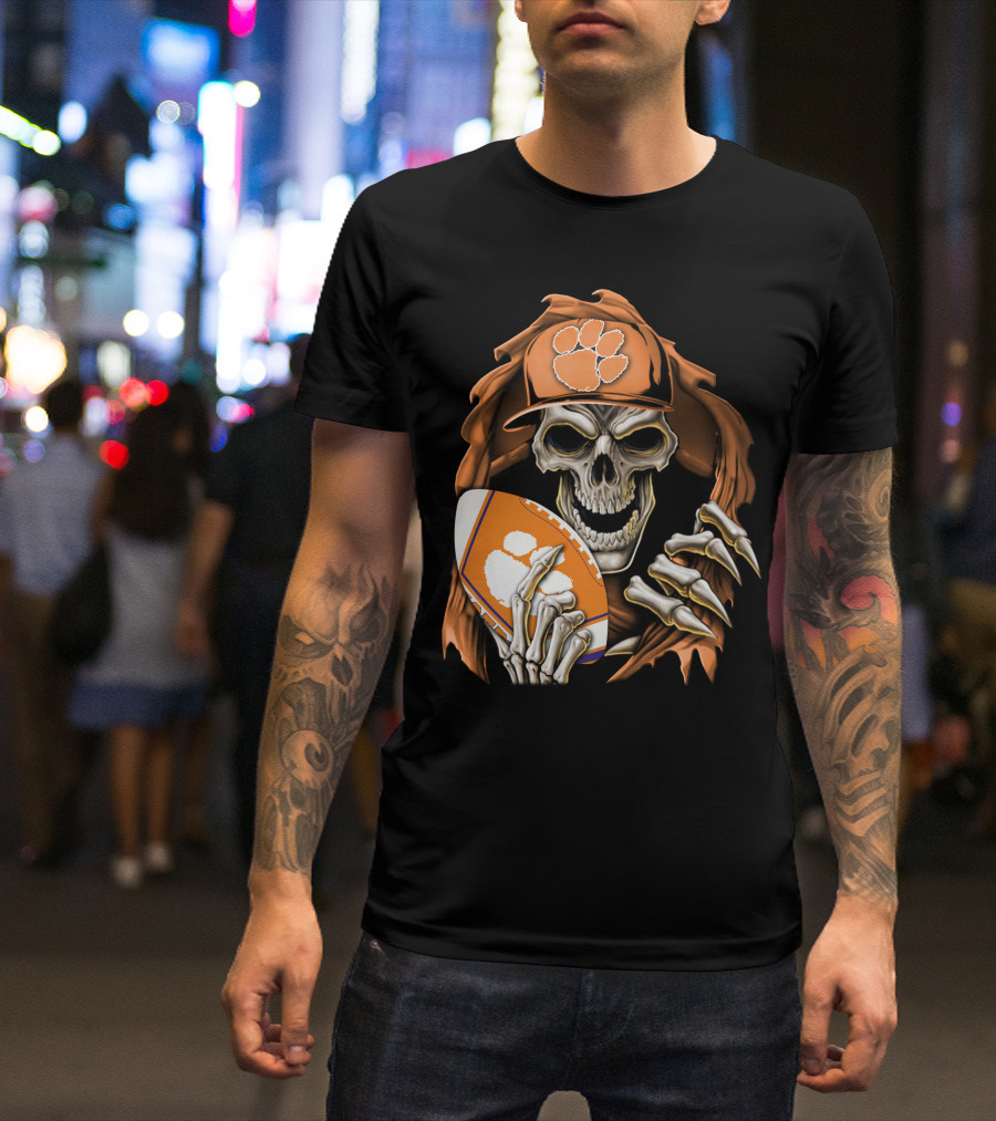Skullbong Clemson Tigers Skeleton In Hat Holding Football T-Shirt