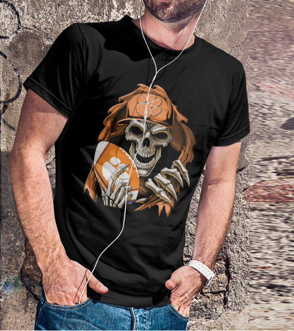 Skullbong Clemson Tigers Skeleton In Hat Holding Football T-Shirt