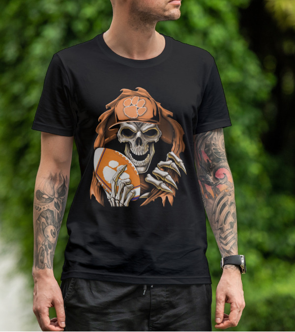 Skullbong Clemson Tigers Skeleton In Hat Holding Football T-Shirt