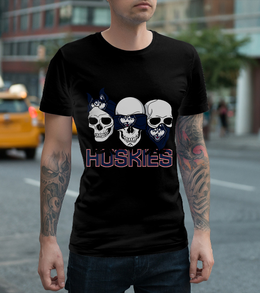 3 Skull Huskies Connecticut T-Shirt