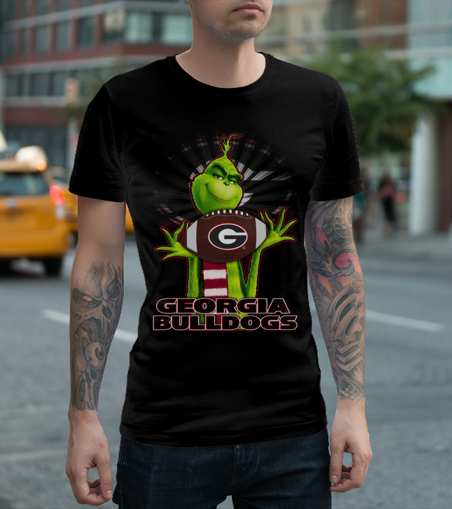 Grinch Holding Georgia Bulldogs Football T-Shirt