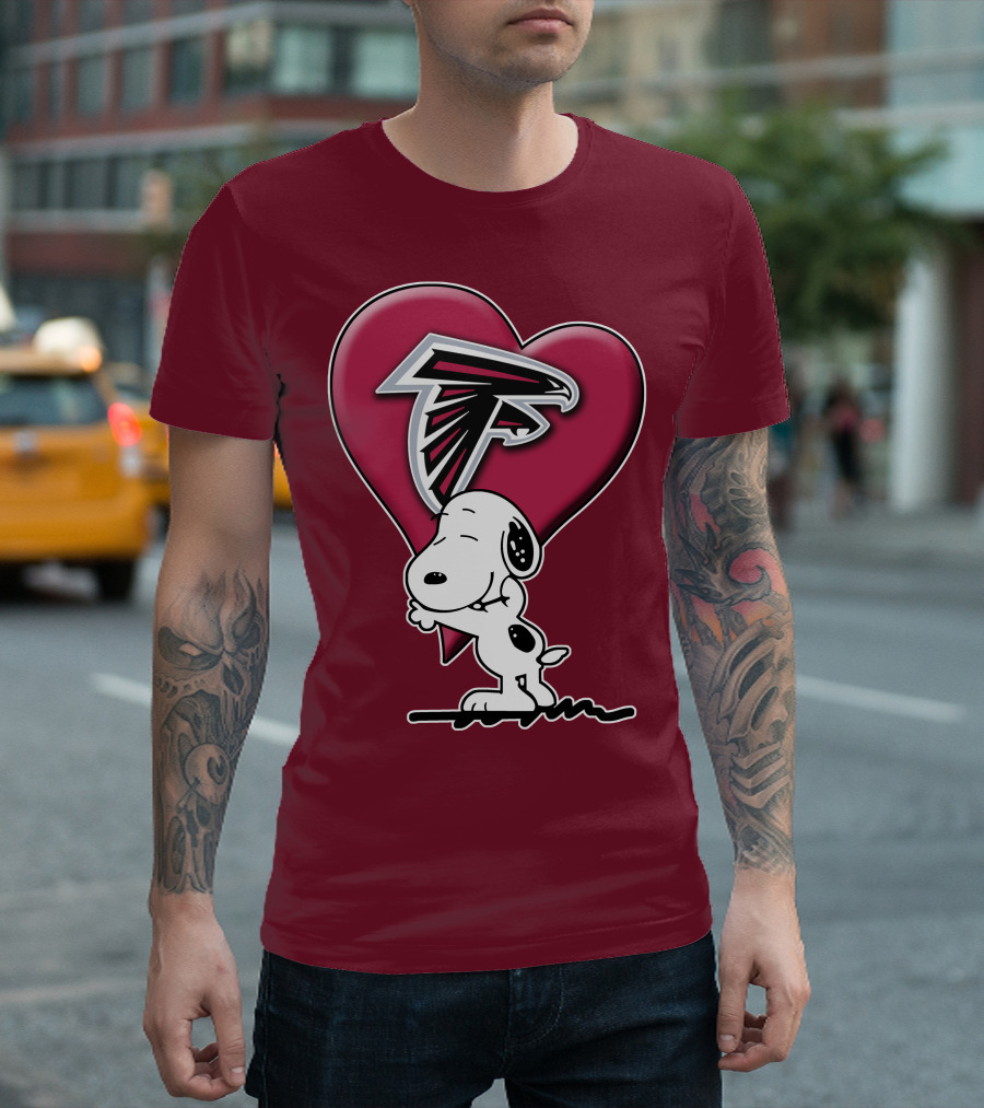 Snoopy Hugging Atlanta Falcons Heart T-Shirt