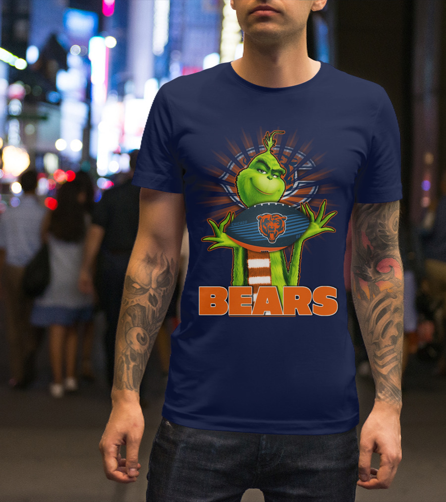 Grinch Holding Chicago Bears Football BEARS T-Shirt