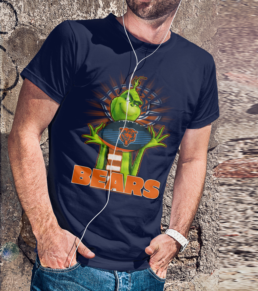 Grinch Holding Chicago Bears Football BEARS T-Shirt