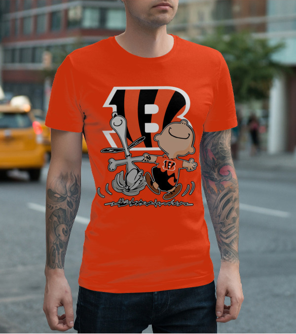 Cincinnati Bengals Peanuts Collaboration With Snoopy And Charlie Brown Dancing T-Shirt