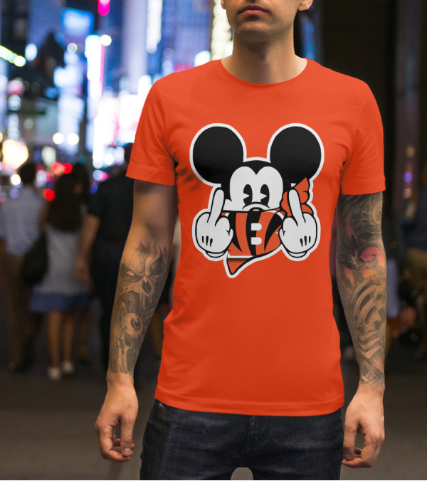 Cincinnati Bengals 29 Mickey Mouse Football Fan Gesture T-Shirt