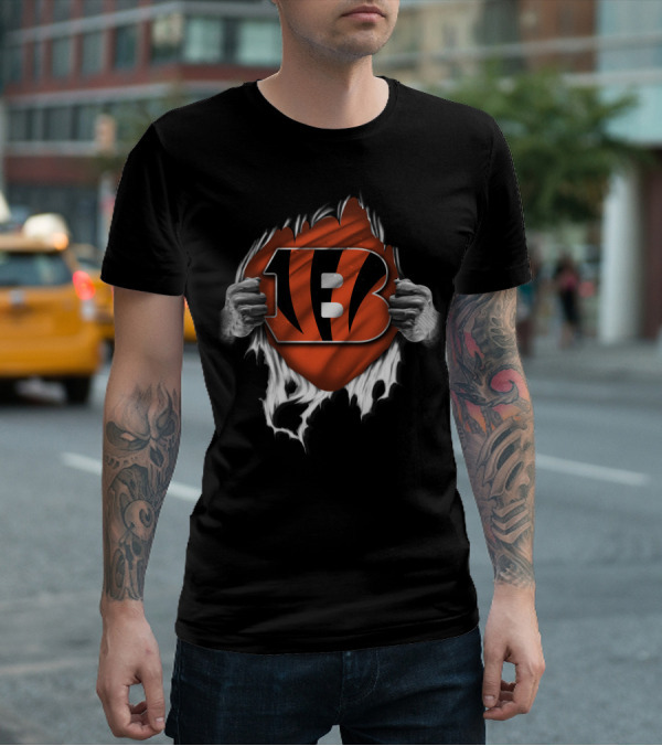 Torn B Logo Cincinnati Bengals Fan T-Shirt