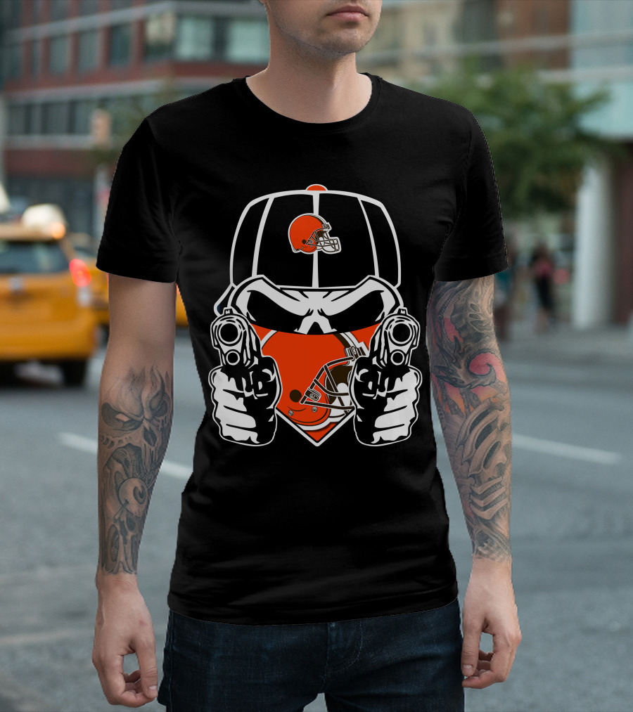 Cleveland Browns Helmet And Dual Pistols T-Shirt