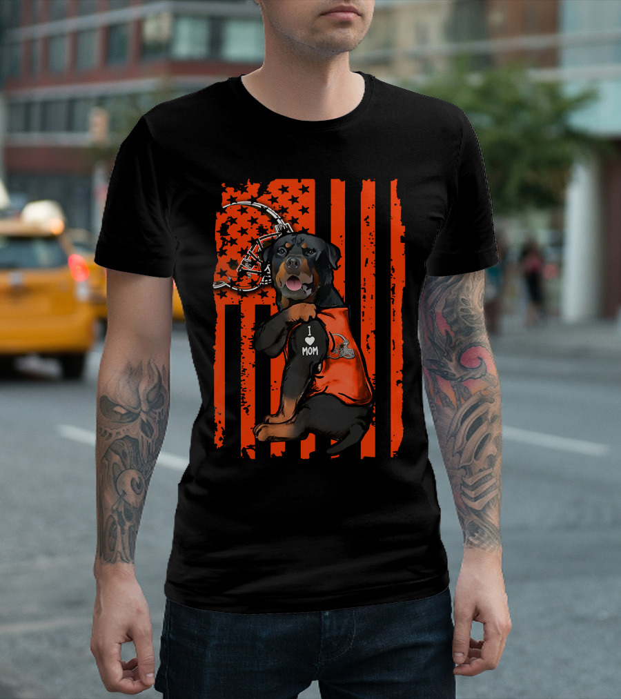 Rottweiler Cleveland Browns Helmet I Love Mom T-Shirt