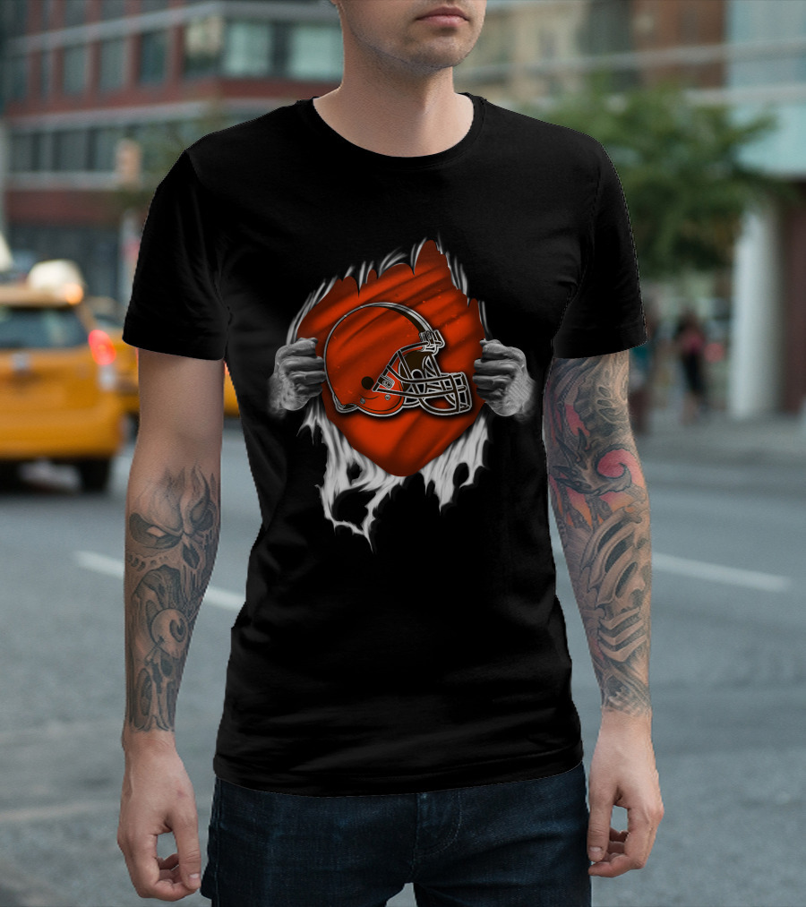 CLEVELAND BROWNS Torn Helmet Ripped T-Shirt