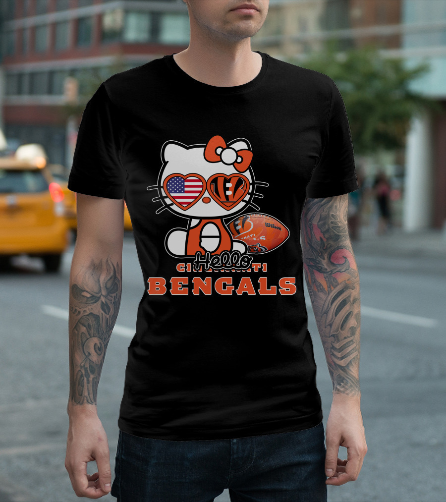 Hello Kitty Cincinnati Bengals American Football Heart Eyes T-Shirt