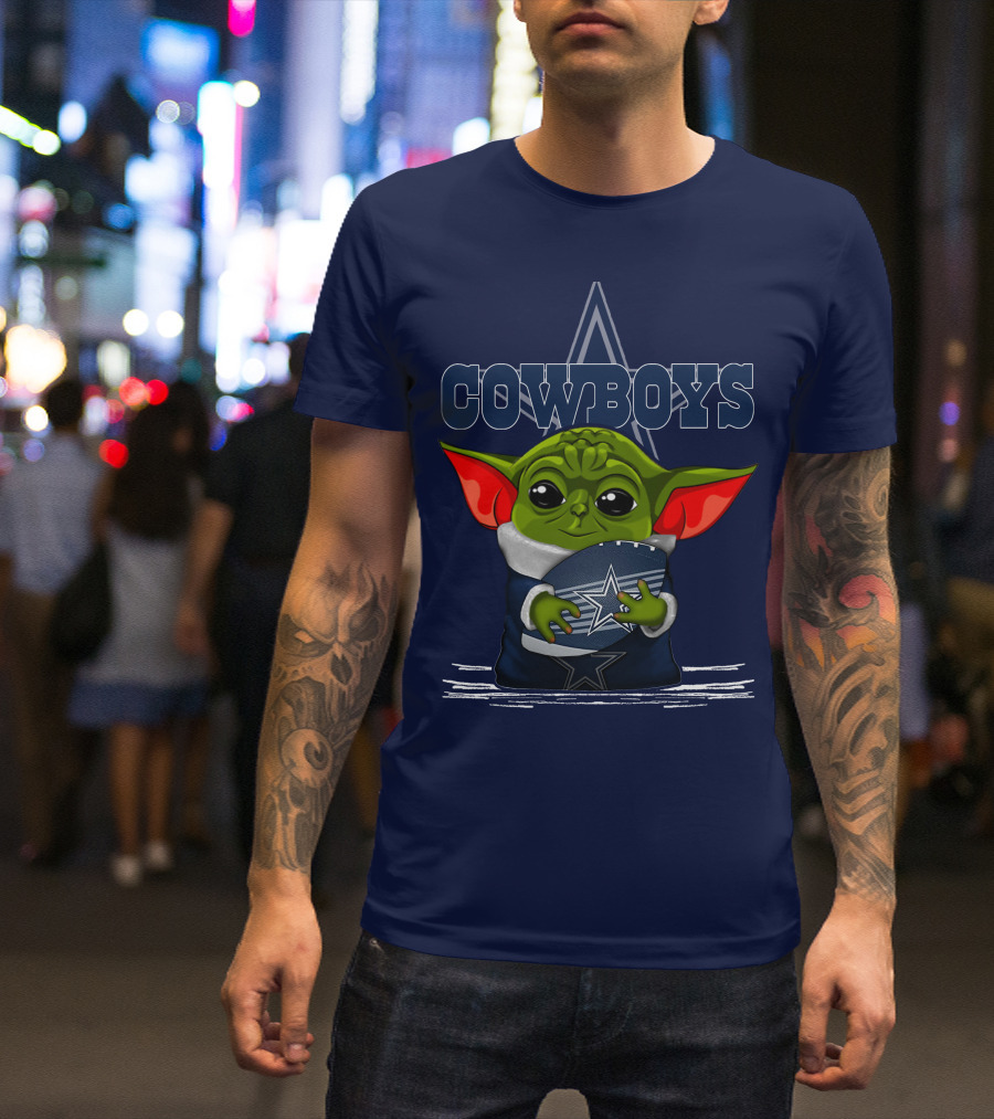 COWBOYS Yoda Holding Football Star T-Shirt
