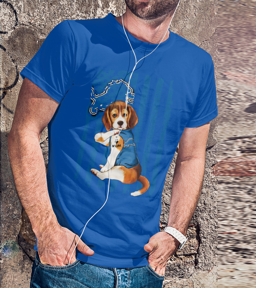 Beagle Wearing I Love Mom Shirt With Detroit Lions Logo And Blue T-Shirt