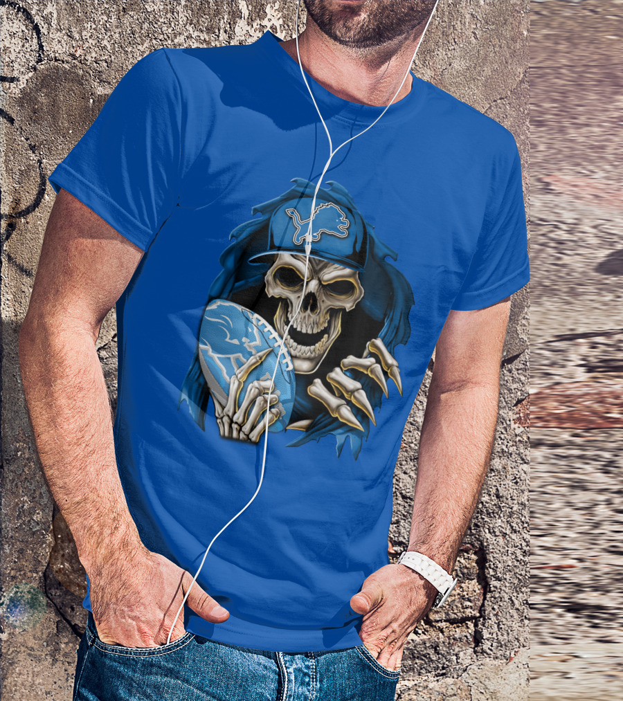 Skullbong Detroit Lions Skeleton Holding Football In Detroit Lions Cap T-Shirt