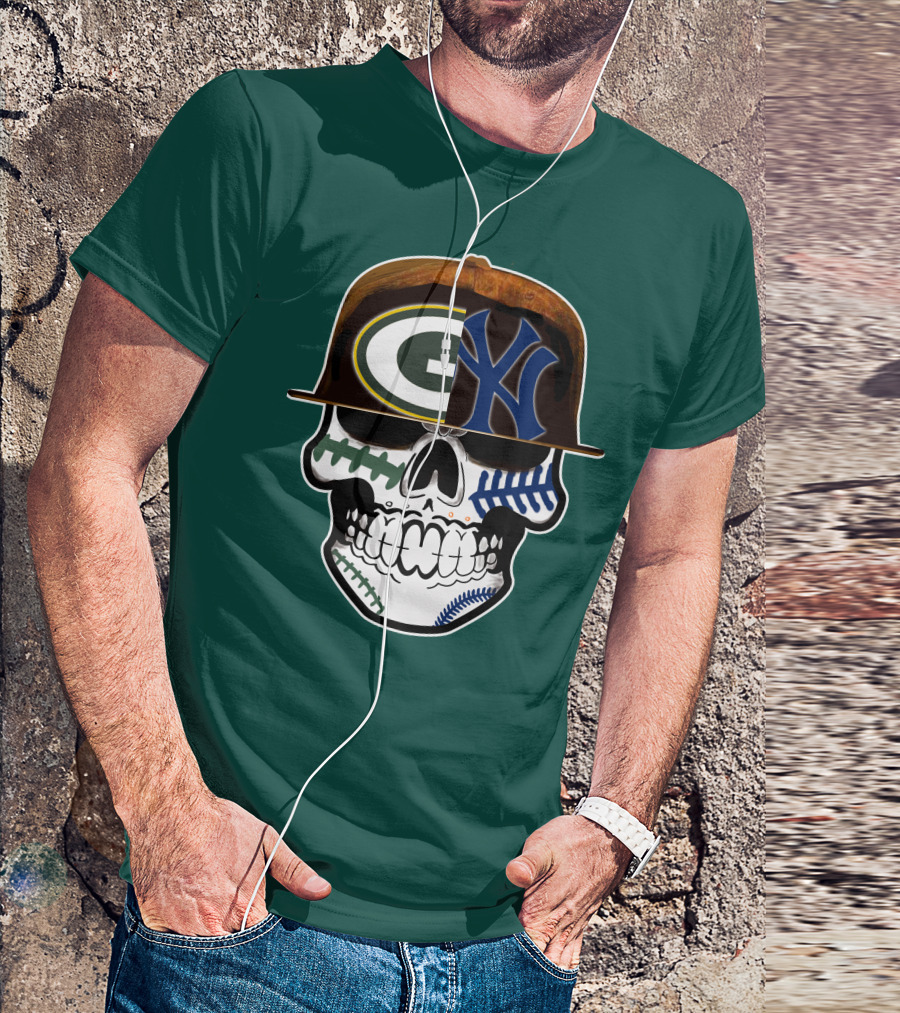 Green Bay Packers New York Yankees Split Skull Cap T-Shirt
