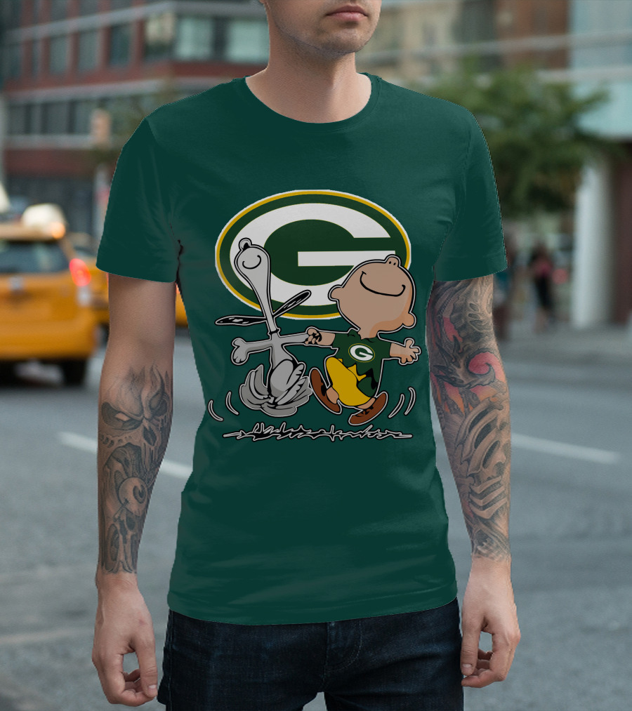 Green Bay Packers Snoopy Charlie Brown Fan Celebration T-Shirt
