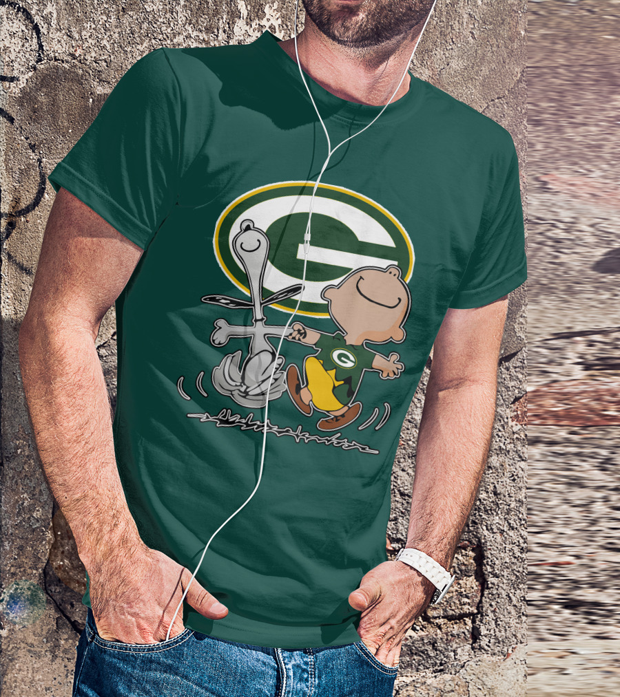 Green Bay Packers Snoopy Charlie Brown Fan Celebration T-Shirt