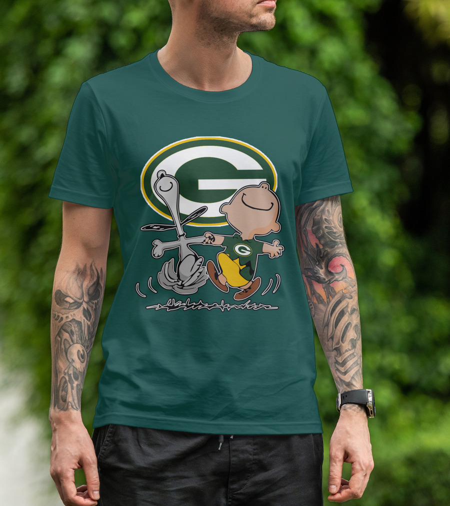 Green Bay Packers Snoopy Charlie Brown Fan Celebration T-Shirt