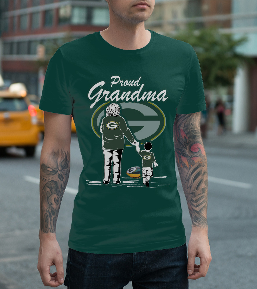 Proud Grandma Green Bay Packers Family Logo Scene T-Shirt