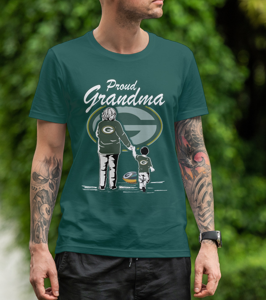 Proud Grandma Green Bay Packers Family Logo Scene T-Shirt
