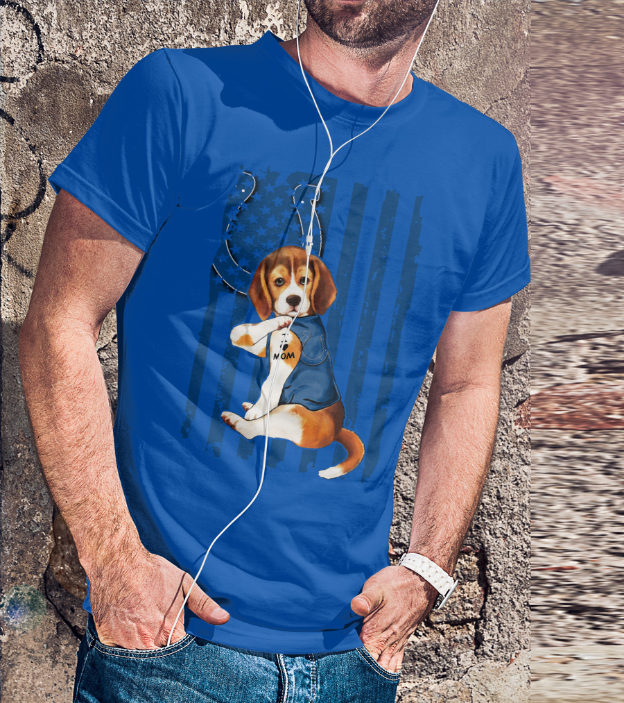 Beagle Wearing I Love Mom Indianapolis Colts Shirt With Horseshoe T-Shirt