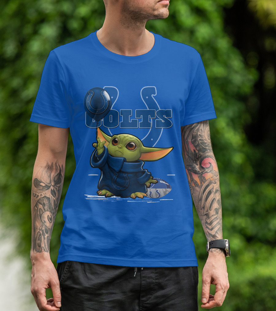 Colts Yoda Holding Horseshoe Balloon And Football T-Shirt