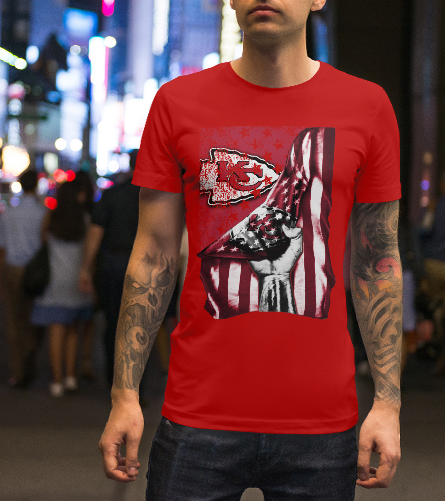 Kansas City Chiefs Arrowhead With American Flag Motif T-Shirt