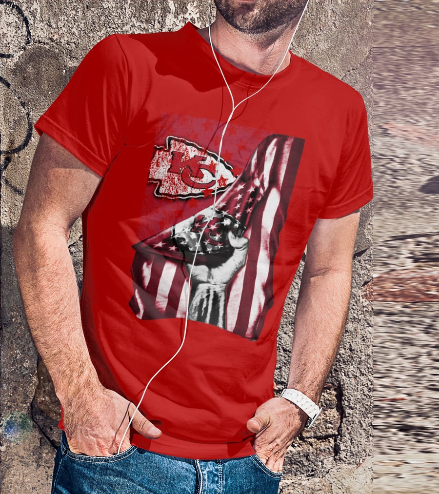 Kansas City Chiefs Arrowhead With American Flag Motif T-Shirt