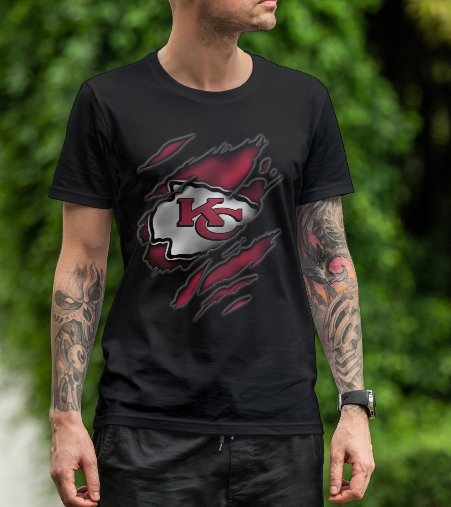 Torn Kansas City Chiefs KC Arrowhead Logo Tear Effect T-Shirt