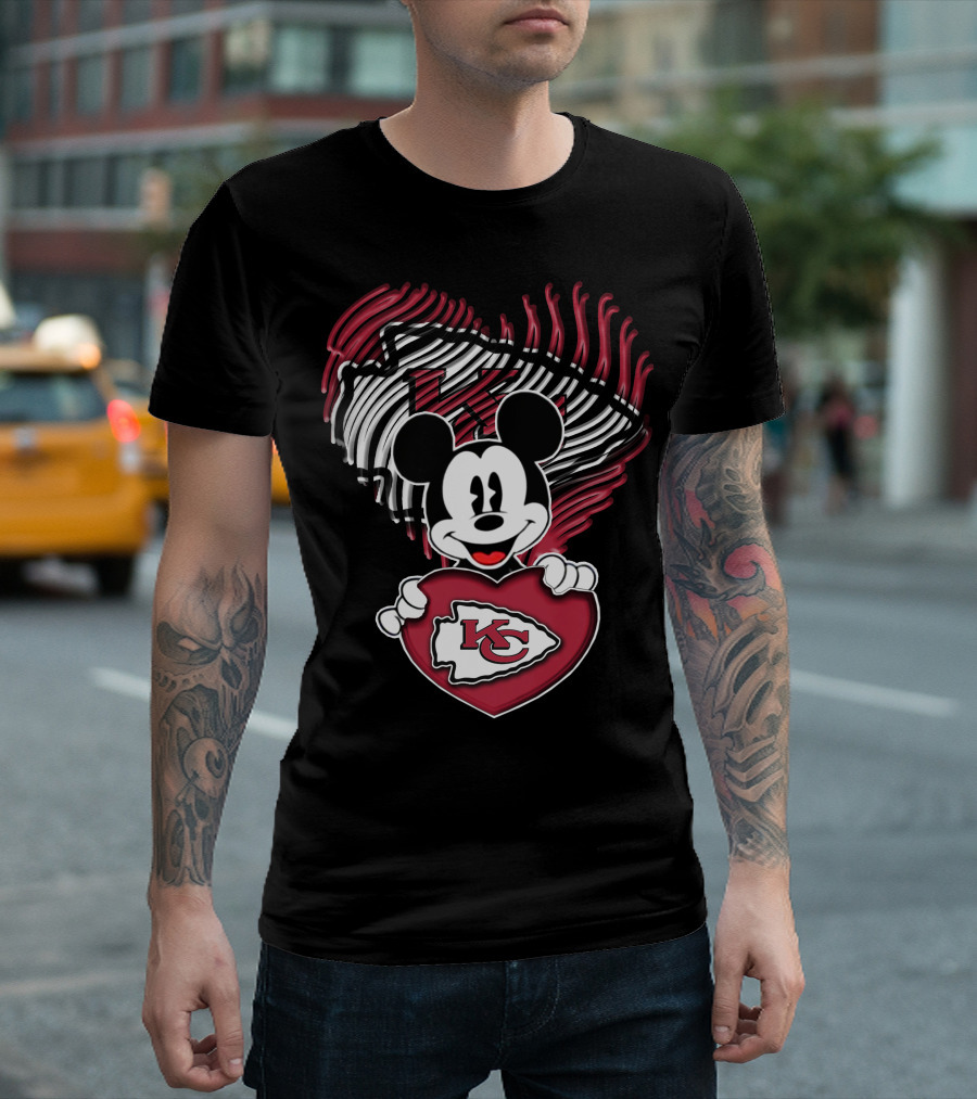 Mick Kansas City Chiefs Heart Paw Prints T-Shirt