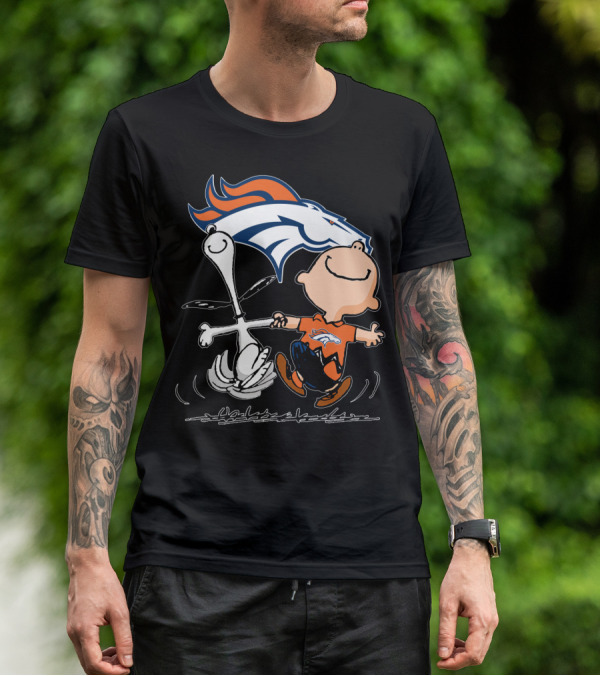 Snoopy Charlie Brown Dancing With Denver Broncos T-Shirt