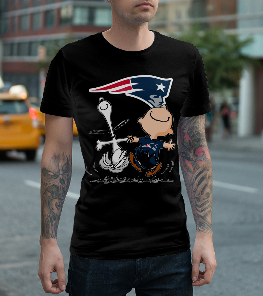 Snoopy and Charlie Brown Dancing with New England Patriots T-Shirt