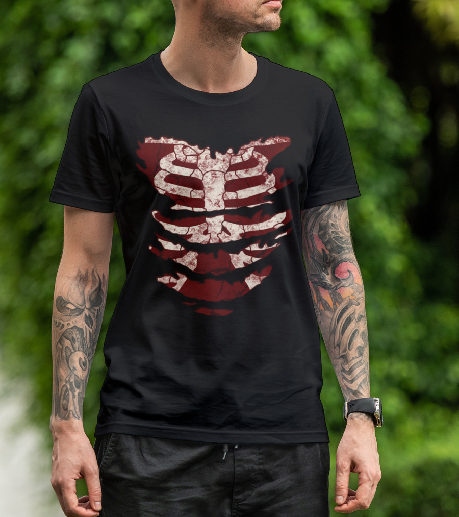 Skeleton Torso Under Torn Vintage Look T-Shirt