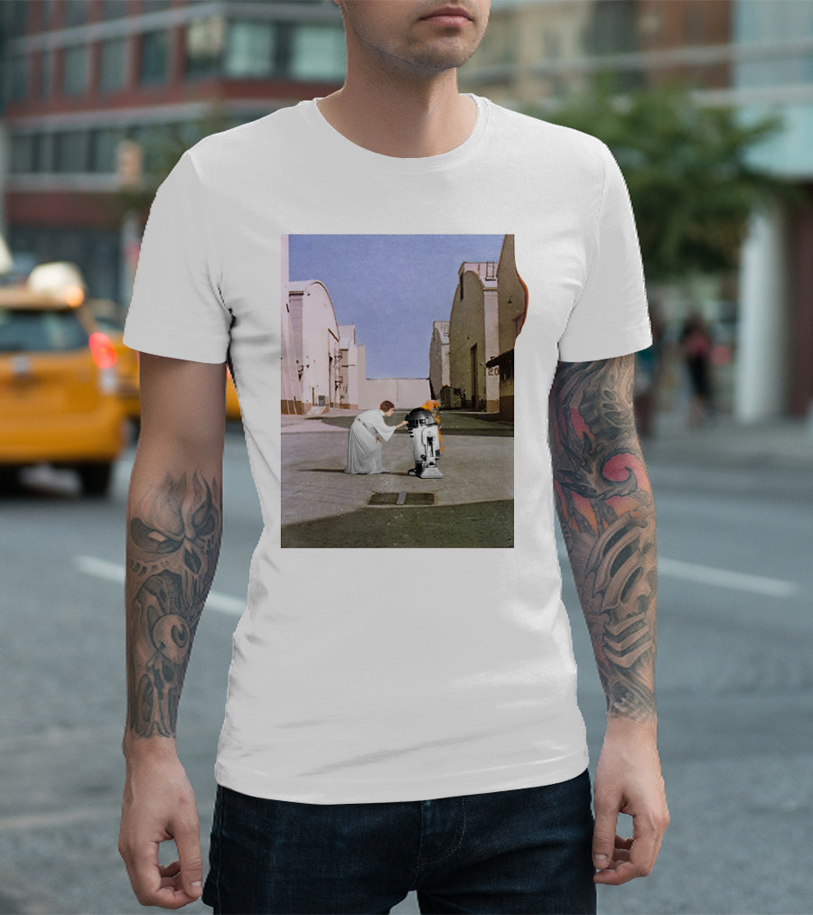 Wish You Were Leia With Princess And Droid In Iconic Courtyard Scene T-Shirt