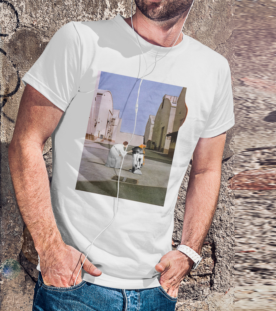 Wish You Were Leia With Princess And Droid In Iconic Courtyard Scene T-Shirt