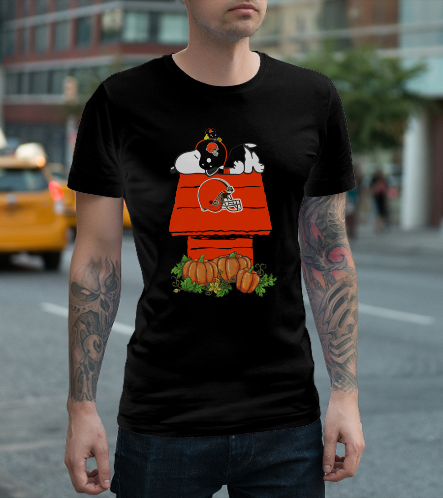 Cleveland Browns Snoopy Pumpkin Halloween Football Doghouse T-Shirt