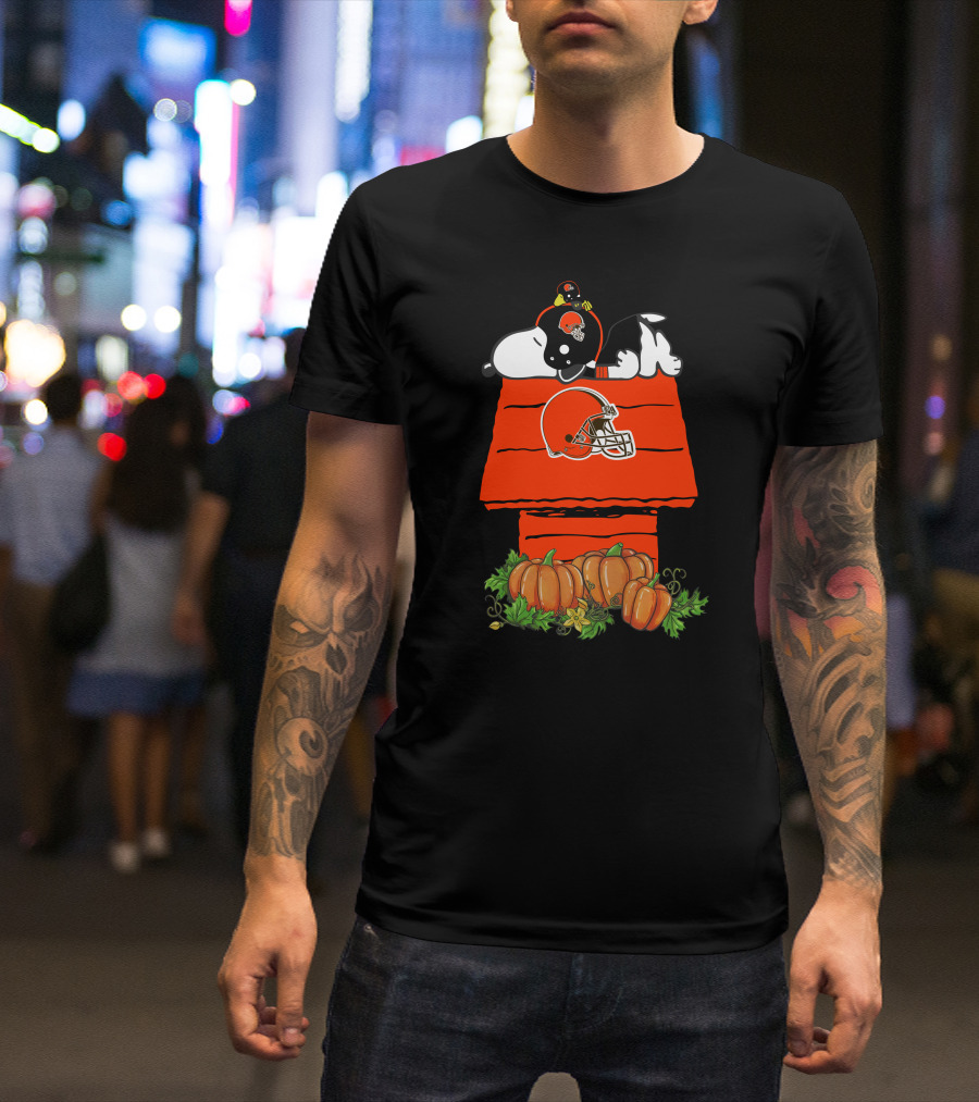 Cleveland Browns Snoopy Pumpkin Halloween Football Doghouse T-Shirt