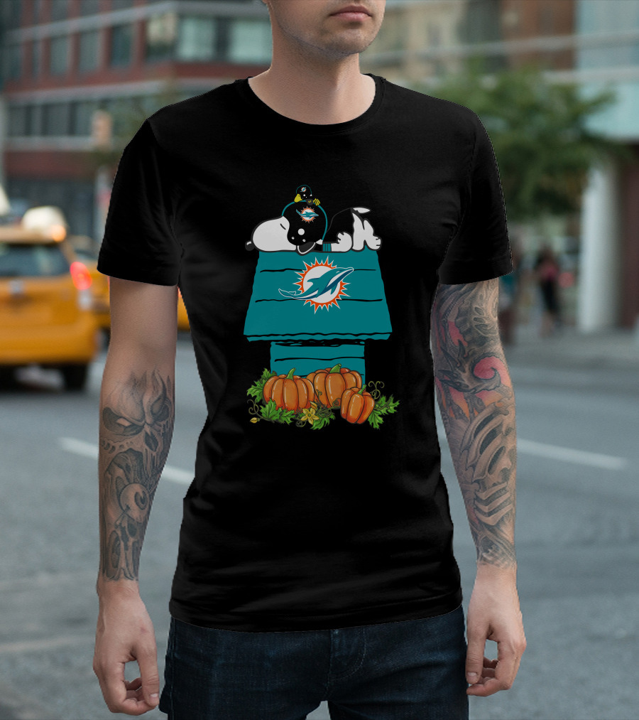 Miami Dolphins Snoopy Halloween Pumpkins T-Shirt