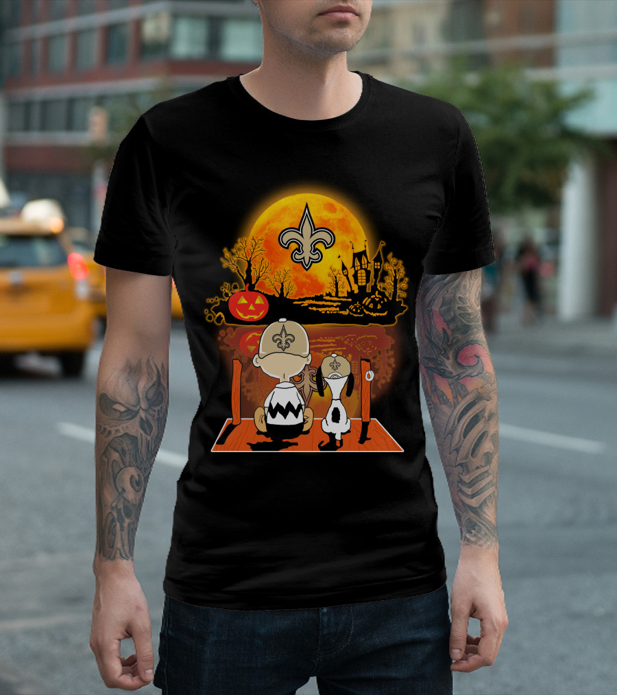 New Orleans Saints Halloween Snoopy Charlie Brown Pumpkin Scene T-Shirt